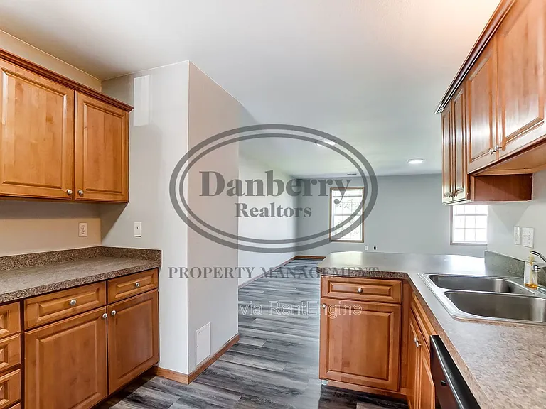 1117 N Byrne Rd — Photo 7