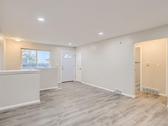 4th image of 212 S Hooker Street