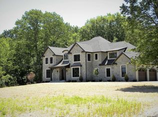 190 Brookwood Rd, Halfmoon, NY 12065