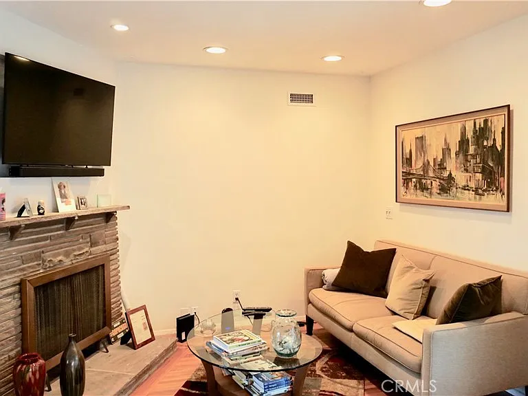 4435 Caledonia Way — Photo 7