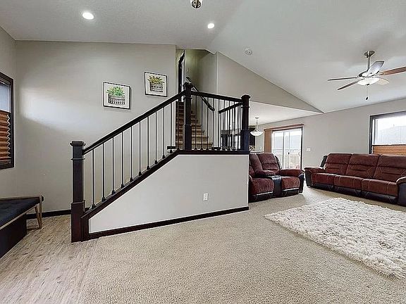 2nd image of 1125 Deer Run Dr NE