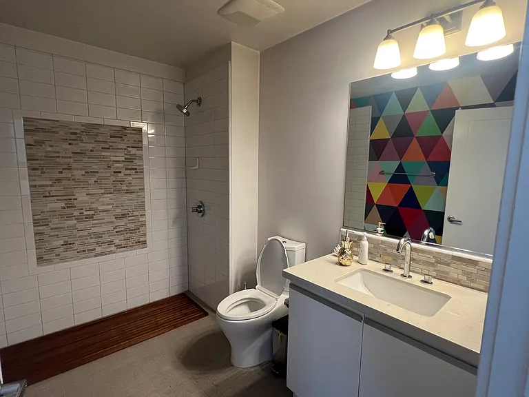 310 Washington Blvd #801 — Photo 8