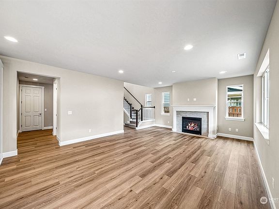 4th image of 15327 205th Avenue E #240
