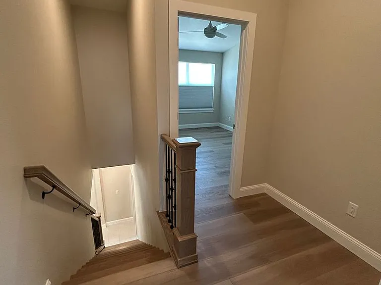 536 E Mulberry St — Photo 47