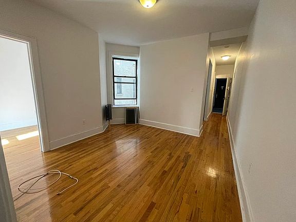 3rd image of 210 W 109th St APT 22