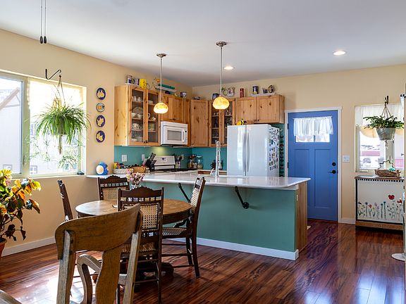 Upper level kitchen/dining