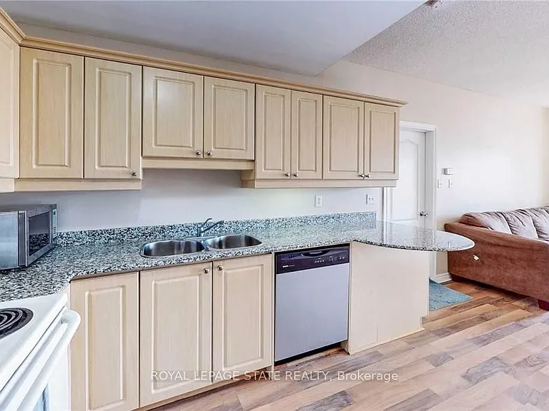 135 James St S #608 — Photo 16