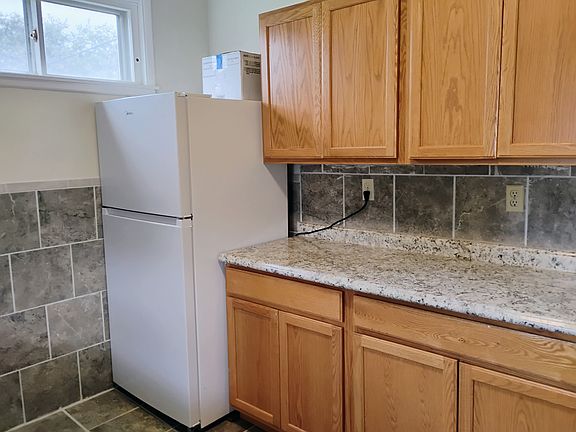 3rd image of 4742 Hannover Ave