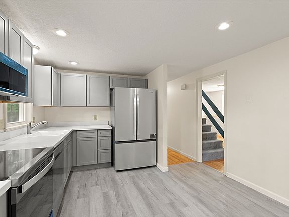 2nd image of 18 Great Meadow Dr