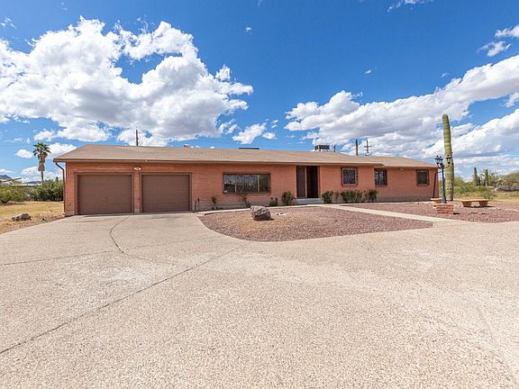 2nd image of 3365 N Gregory Dr