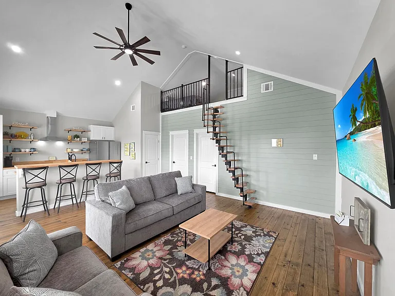 1049 Sunset Cir W — Photo 16