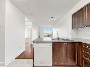 7 N Park Rd #806, Vaughan, ON L4J0C9