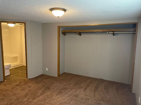 2nd image of 210 2nd St SE #4
