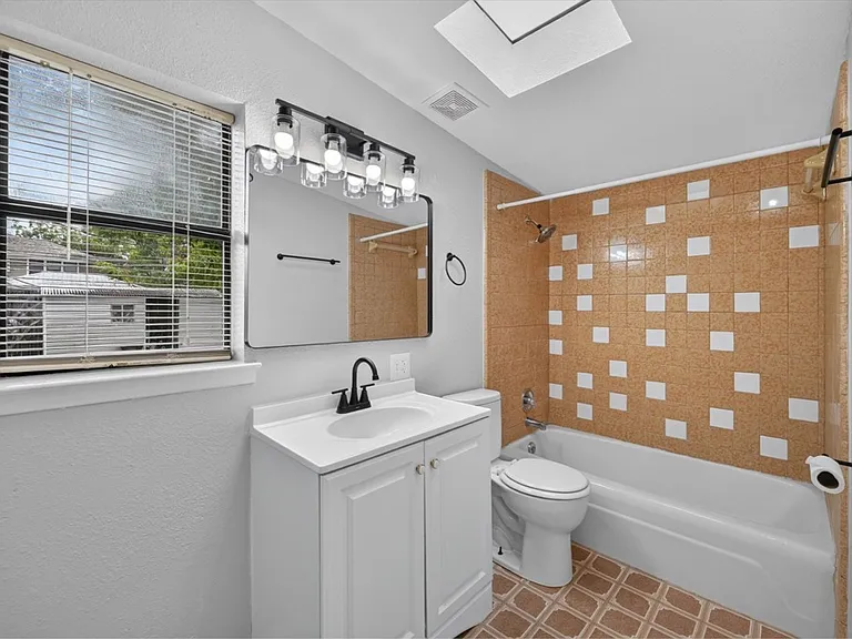 718 Haines Ave — Photo 21