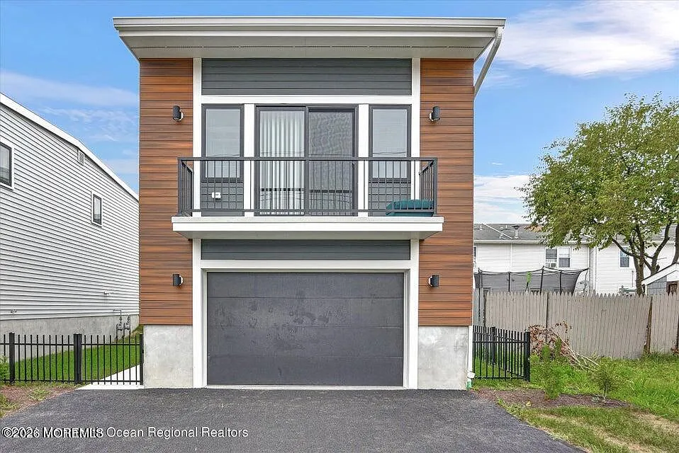 3 bed, 2.5 bath, 1748 sqft, $3,900 — Photo 3