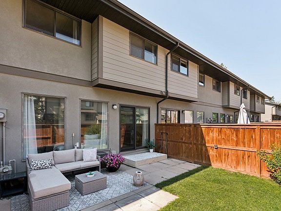3rd image of 5019 W 46th Ave SW #9