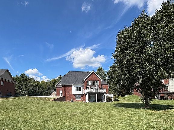 2nd image of 131 Woodhill Rd
