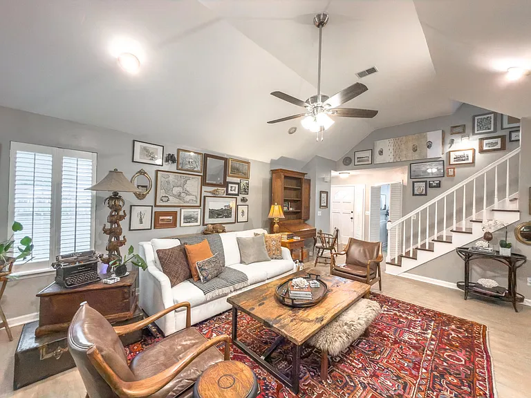 202 Gibbon Ct — Photo 17