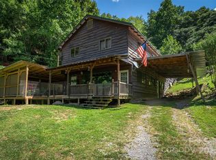 1145 Woolyshot Branch Rd, Hot Springs, NC 28743