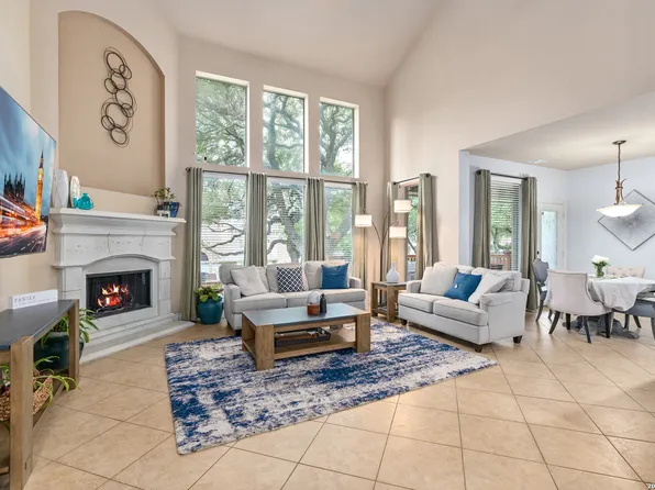 8810 WOODLAND BND, San Antonio, TX 78255