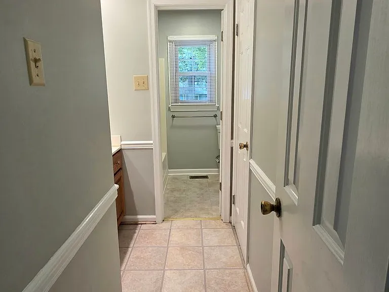 409 Rosewood Ln — Photo 16