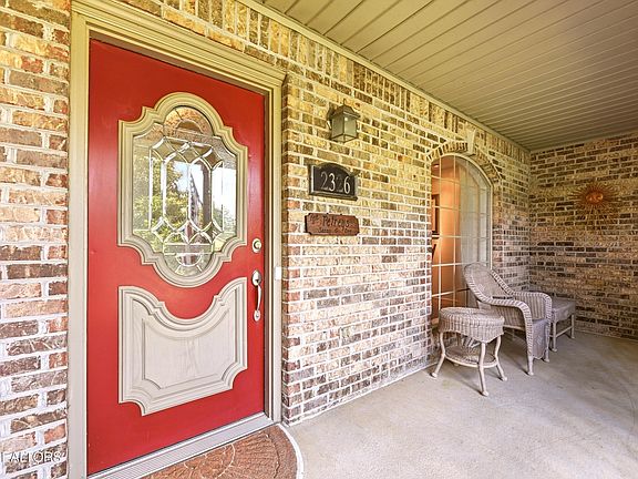 3rd image of 2326 Dublin Dr