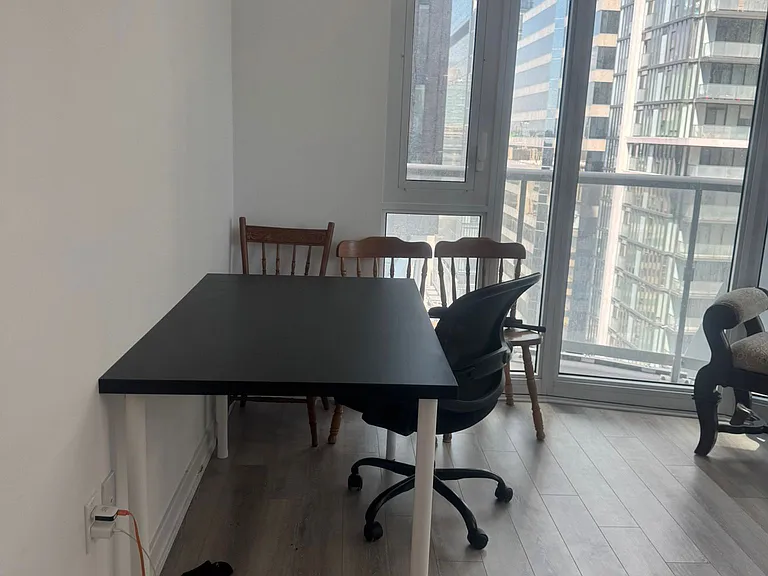 230 Simcoe St #1528 — Photo 11