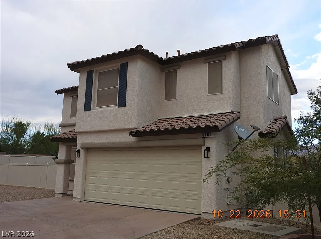 4 bed, 2.5 bath, 1937 sqft, $1,975 — Photo 2