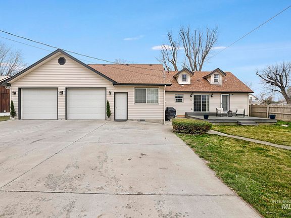 2nd image of 302 Nevada St