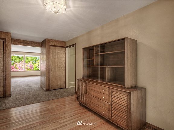 4th image of 2431 S Meridian Street