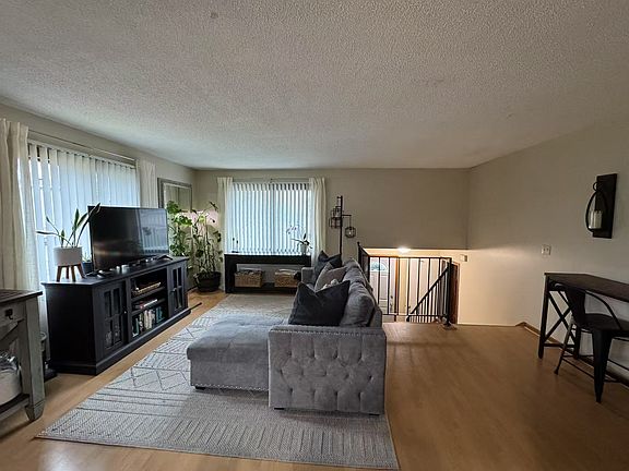 6211 upstair from hallway to living room and stairs