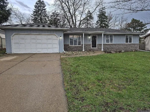 1407 Hanson Dr, Normal, IL 61761