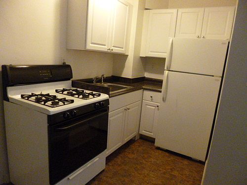 2nd image of 334 E 79th St APT 1E