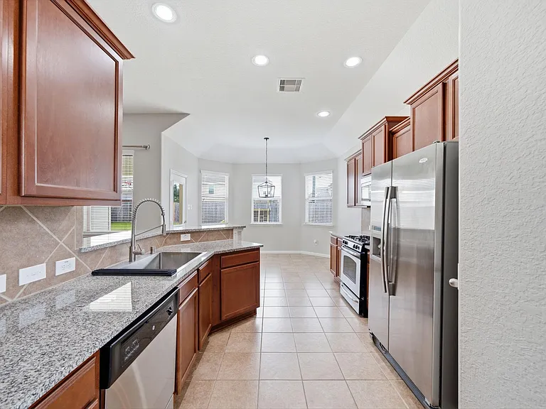 4207 Canterbury Park Ln — Photo 11