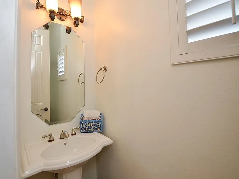 4609 Floyd St #B — Photo 17