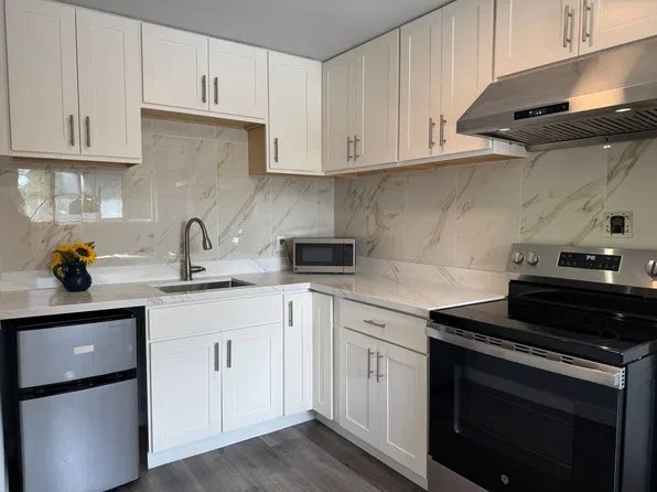 2321 NE 55th St, Seattle, WA 98105, 2321 NE 55th St #2321, Seattle, WA 98105