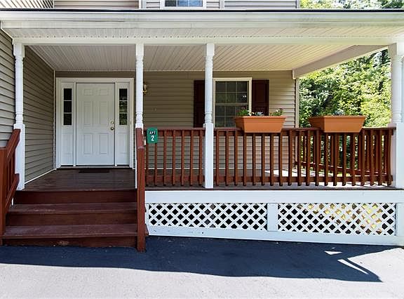 3rd image of 14 Forest Ln