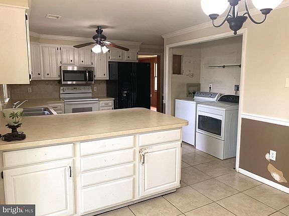 5th image of 519 Hazelwood Dr