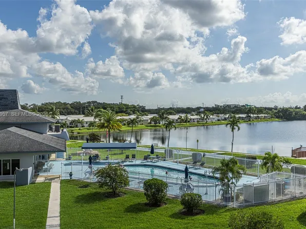 2223 Park Ln APT 314, Hollywood, FL 33021