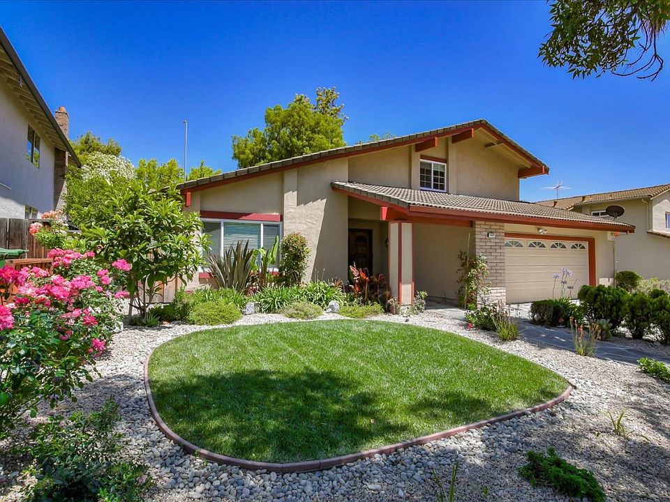 1st image of 45120 Pawnee Dr
