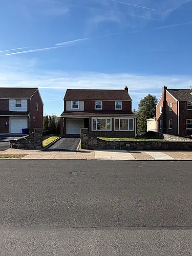 1711 Robinson Ave Photo 1