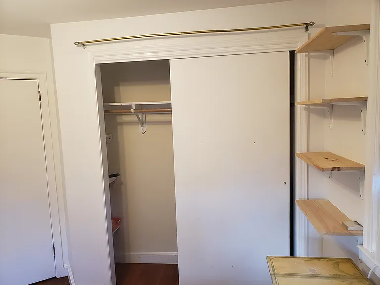 208 Trumbull Ave — Photo 3