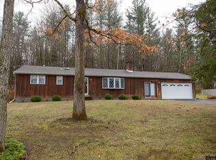 137 Edgewood Dr, Averill Park, NY 12018