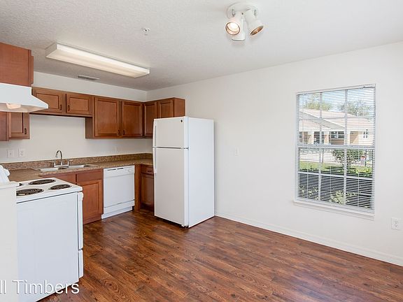 5th image of 1015 Fair Winds Cres #3-304