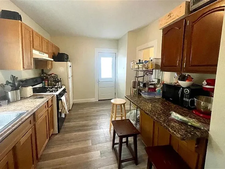 123 Winthrop St — Photo 4
