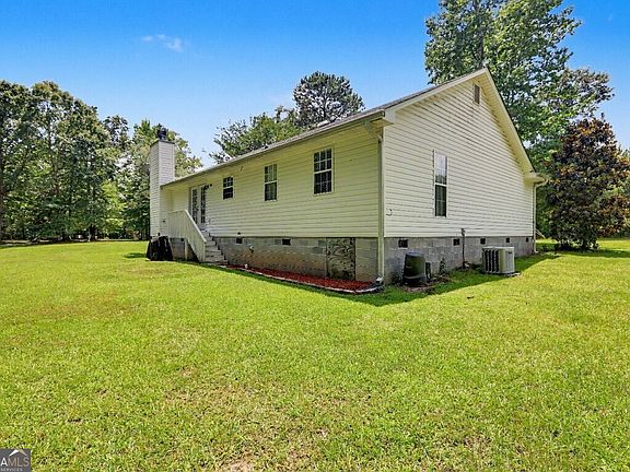 4th image of 427 Baker Rd