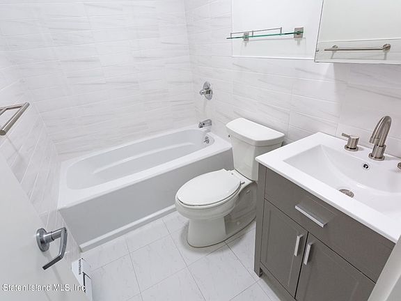 5th image of 297 Cromwell Ave APT 1