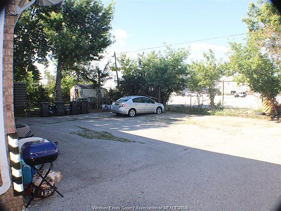 2nd image of 1231 High St