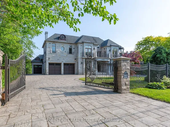 4 Fifeshire Rd, Toronto, ON M2L 2G5