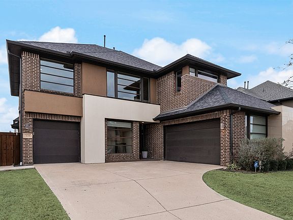 2nd image of 633 Benalla Dr